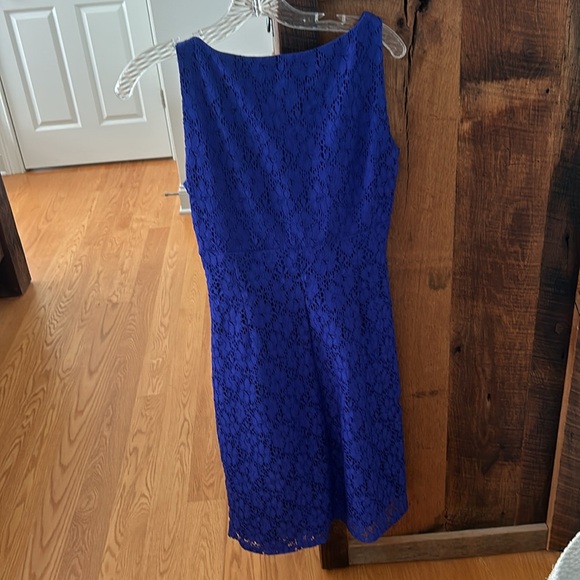 Beautiful CHAPS size 6 Women’s V-Neck Lace Sleeveless Dress - Picture 5 of 9